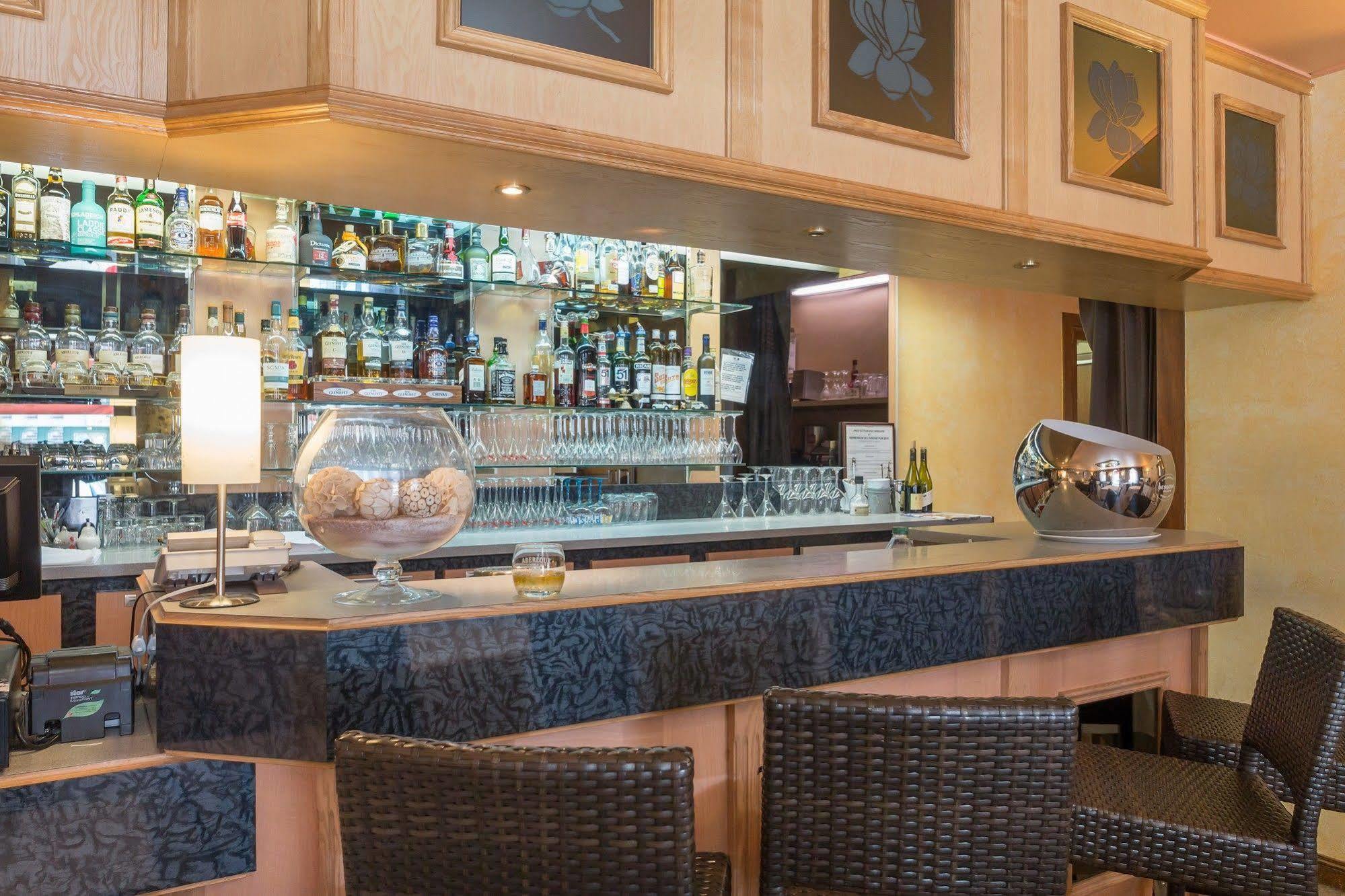 Attignat Hotel Restaurant Laurent Perreal מראה חיצוני תמונה
